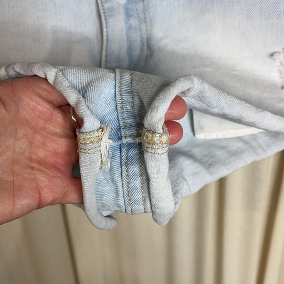 ❗️MOVING SALE❗️FOREVER 21- HIGH WAISTED STUDDED BOOTY SHORTS 30 - Picture 7 of 7